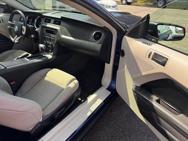 Used 2011 Ford Mustang Coupe w/ 101A Rapid Spec Order Code RWD image 26
