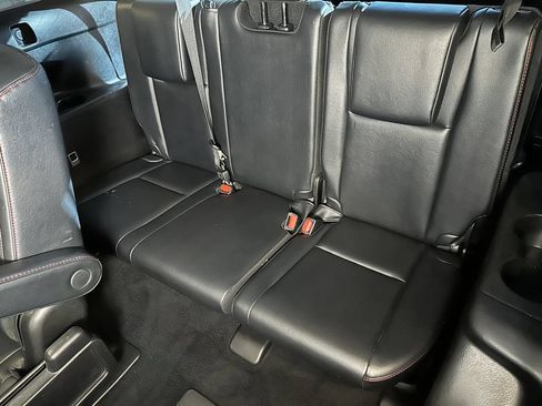 Used 2019 Toyota Highlander SE AWD/4WD image 21