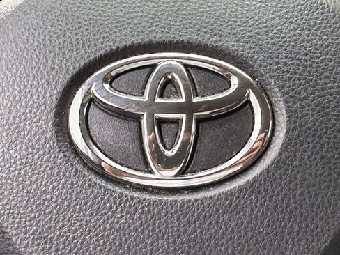 Used 2023 Toyota RAV4 LE AWD/4WD image 27