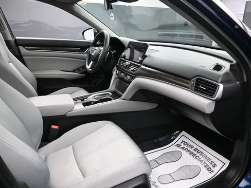 Used 2018 Honda Accord EX image 28