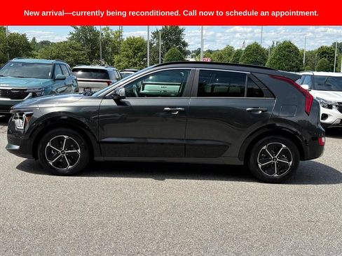 Used 2025 Kia Niro FWD image 3