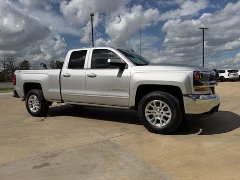 Used 2018 Chevrolet Silverado 1500 LT w/ Trailering Package image 7