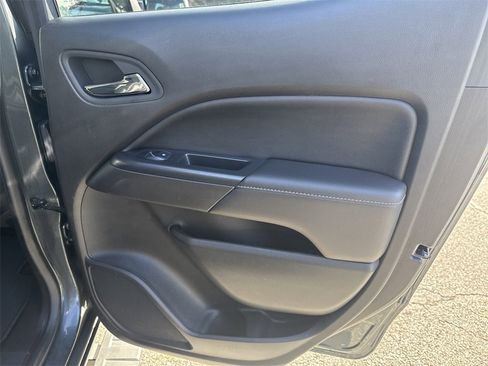 Used 2015 GMC Canyon SLT image 17