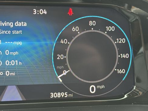 Used 2025 Volkswagen Atlas SE image 11