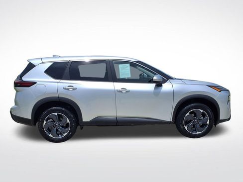 Used 2025 Nissan Rogue SV FWD image 9