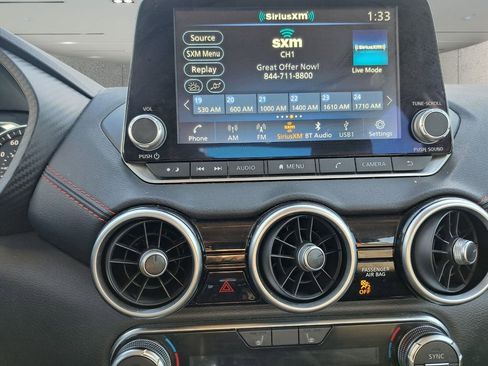 Used 2024 Nissan Sentra SR w/ Lighting Package image 9