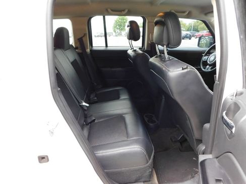 Used 2016 Jeep Patriot Sport w/ Power Value Group FWD image 4