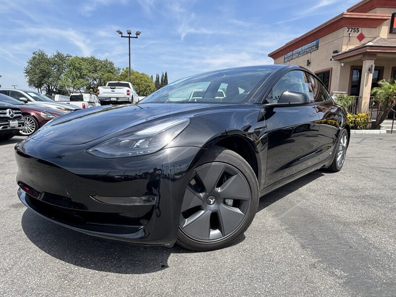 Used 2023 Tesla Model 3 Standard Range RWD image 2