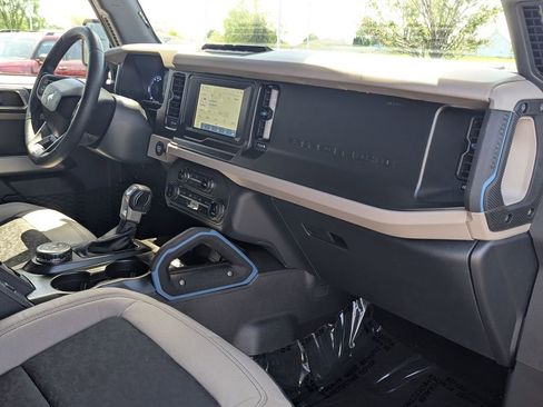 Used 2022 Ford Bronco Wildtrak AWD/4WD image 26