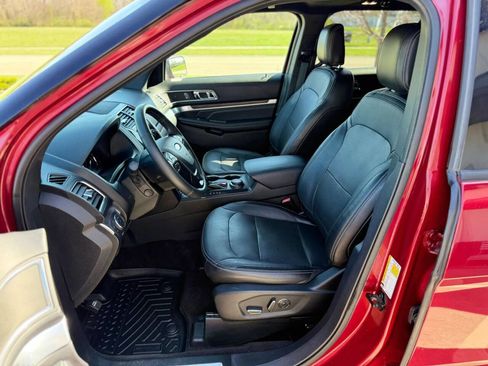 Used 2018 Ford Explorer Limited w/ Equipment Group 301A image 10