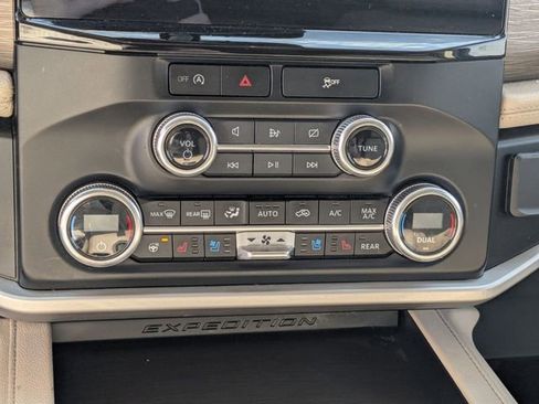 Used 2024 Ford Expedition Max Limited RWD image 20