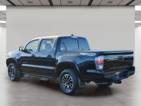 Used 2023 Toyota Tacoma TRD Sport w/ Technology Package image 4