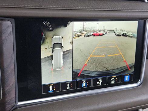 Used 2023 GMC Yukon Denali image 14