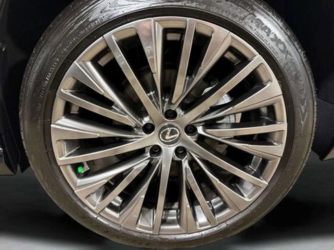 Used 2023 Lexus RZ 450e Premium image 33