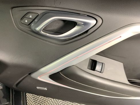 Used 2017 Chevrolet Camaro SS RWD image 31