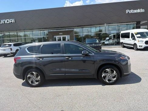 Used 2022 Hyundai Santa Fe SE FWD image 4