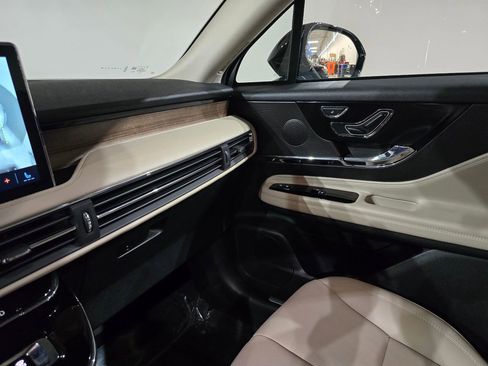 New 2026 Lincoln Corsair Reserve image 29