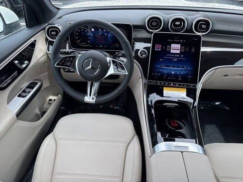 New 2025 Mercedes-Benz GLC 350e 4MATIC image 10