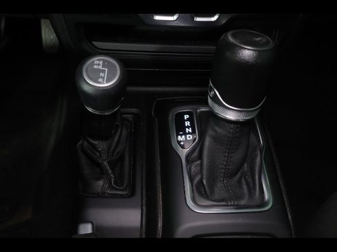 Used 2019 Jeep Wrangler Sport AWD/4WD image 10