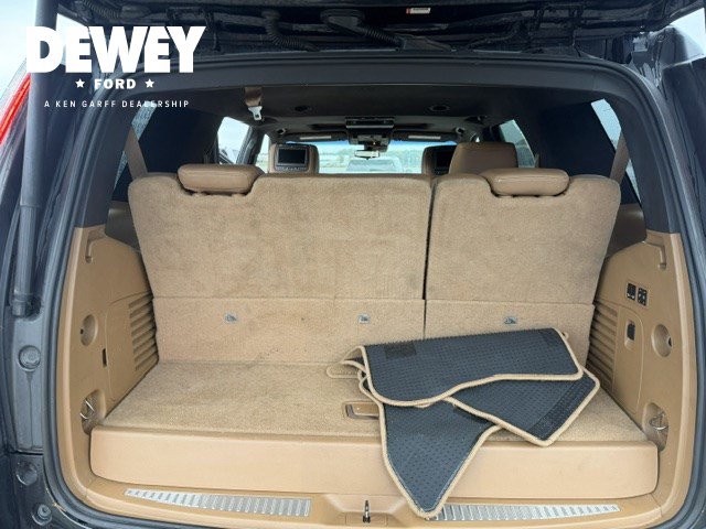 Used 2017 Cadillac Escalade Platinum AWD/4WD image 35