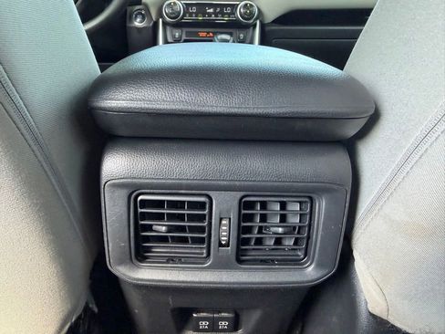 Used 2021 Toyota RAV4 XLE FWD image 10