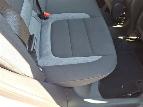 Used 2025 Chevrolet TrailBlazer LT AWD/4WD image 19