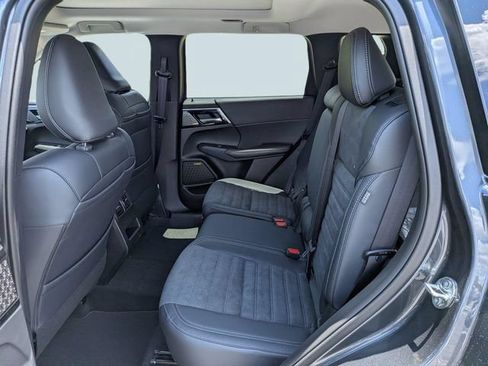 New 2026 Mitsubishi Outlander SE FWD image 12