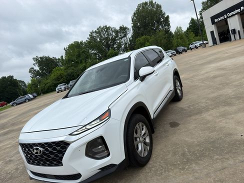 Used 2020 Hyundai Santa Fe SE FWD image 1