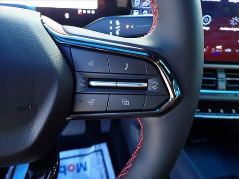 New 2025 Chevrolet Equinox EV RS image 17