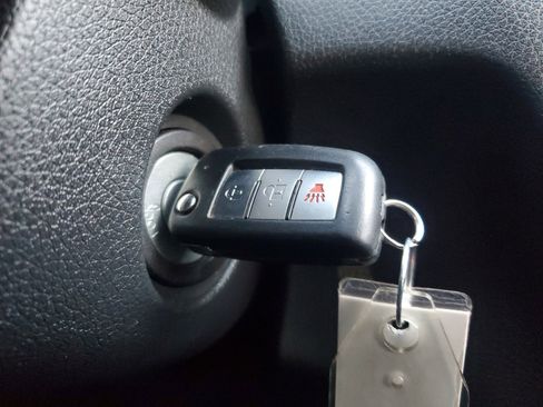 Certified 2019 Nissan Rogue S image 22