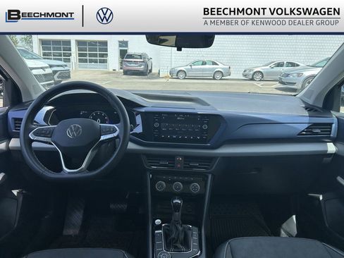 Used 2023 Volkswagen Taos SE w/ Panoramic Sunroof Package AWD/4WD image 9