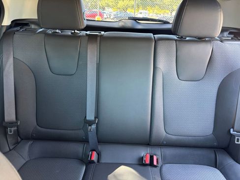 Used 2025 Buick Encore GX Preferred image 32