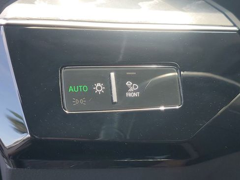 Used 2021 Audi e-tron Prestige image 29