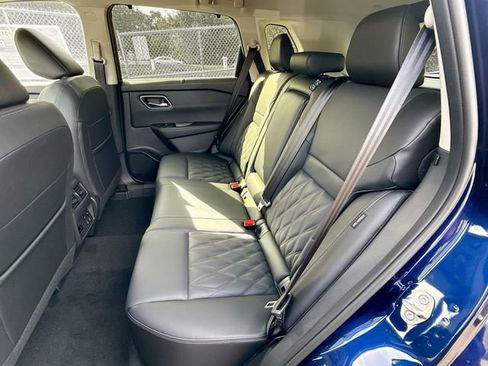 New 2026 Nissan Rogue Platinum image 17