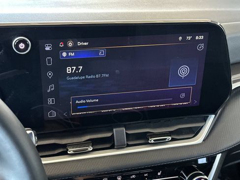 Used 2025 Chevrolet Equinox LT AWD/4WD image 16