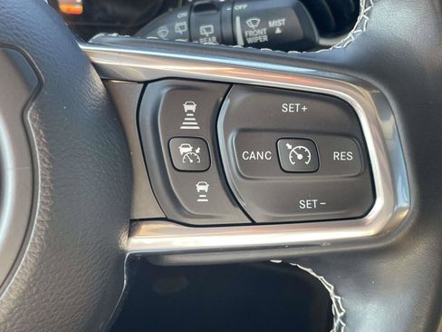 Used 2022 Jeep Wrangler Unlimited Sahara w/ Safety Group image 10