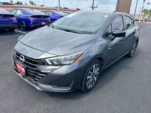 Used 2025 Nissan Versa S w/ S Plus Package FWD image 2