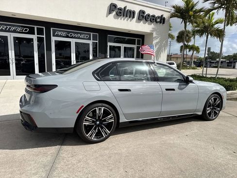 Used 2023 BMW 760i xDrive image 4