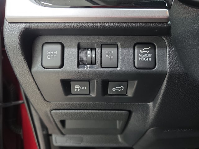 Used 2017 Subaru Forester 2.5i Touring AWD/4WD image 25
