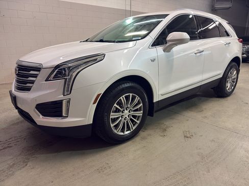 Used 2017 Cadillac XT5 Luxury w/ Driver Awareness Package AWD/4WD image 3