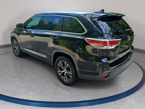 Used 2016 Toyota Highlander XLE FWD image 7
