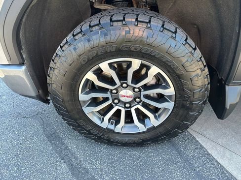 Used 2020 GMC Sierra 1500 AT4 w/ AT4 Premium Package AWD/4WD image 10