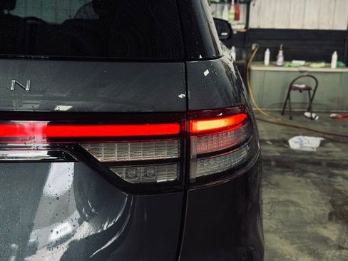 Used 2022 Lincoln Aviator Reserve w/ Elements Package Plus image 7