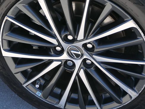 Used 2023 Lexus ES 300h w/ Premium Package FWD image 10