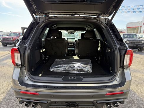 New 2026 Ford Explorer ST image 30