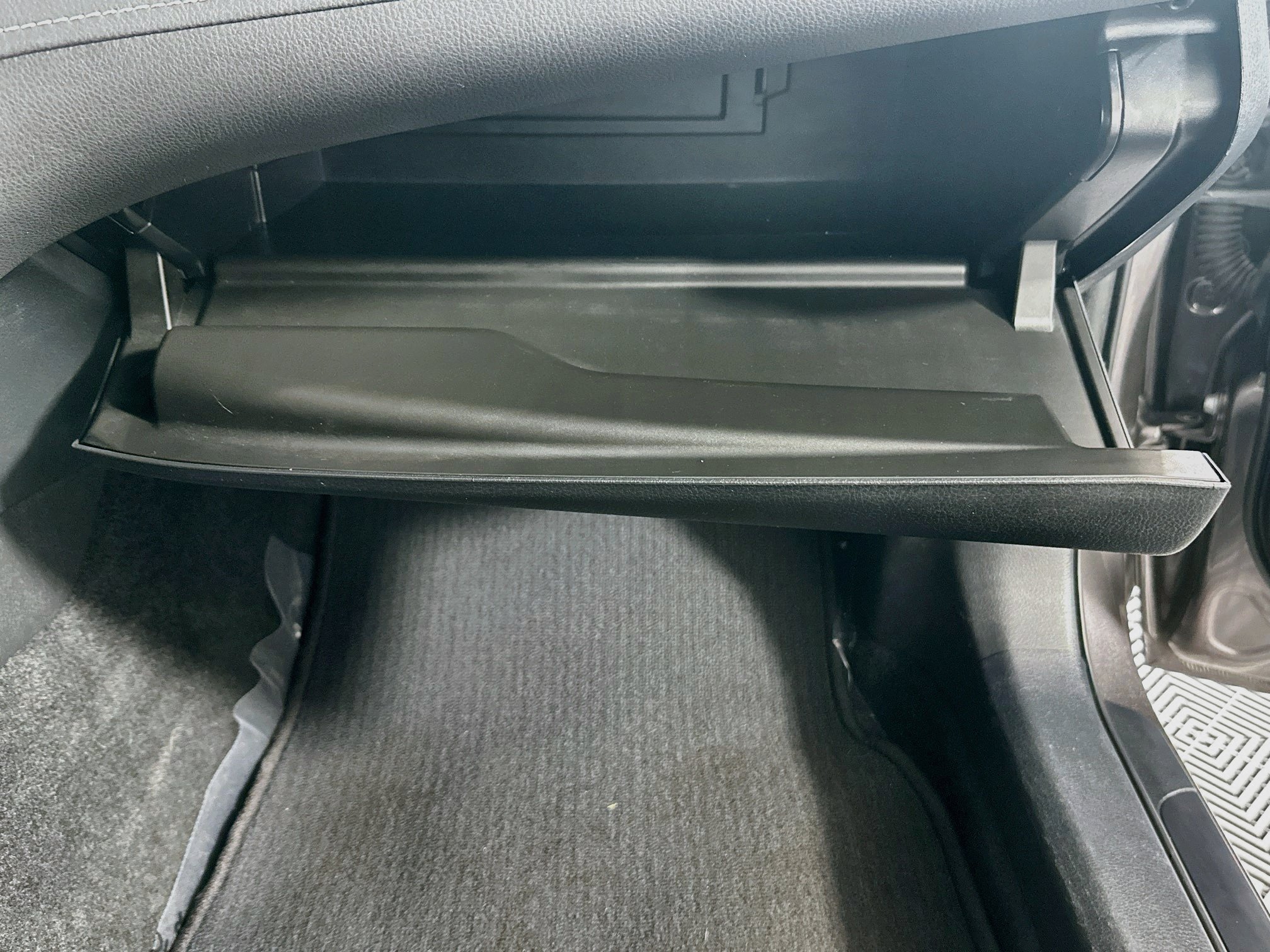 Used 2022 Toyota Camry XSE FWD image 32