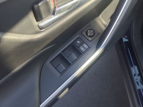 Certified 2020 Toyota RAV4 XLE w/ Convenience Package image 13