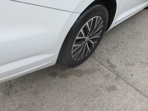 Used 2019 Volkswagen Jetta SE image 33