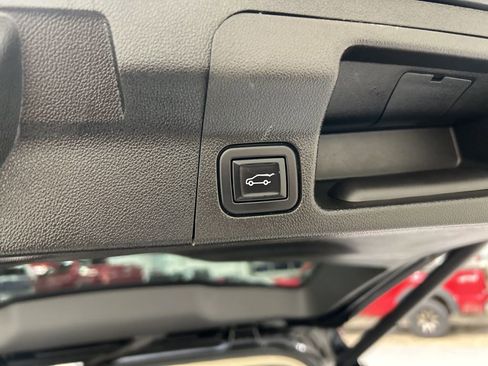 Used 2023 GMC Acadia Denali image 35