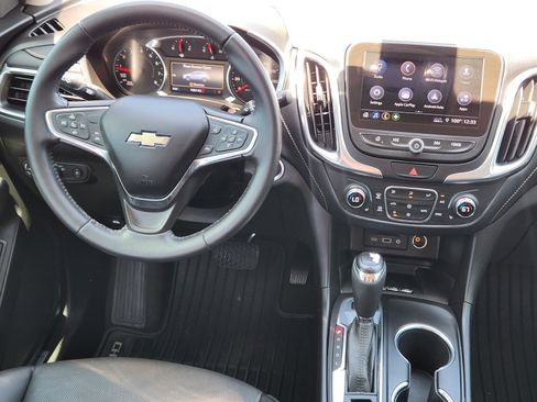 Used 2020 Chevrolet Equinox Premier w/ Premier Redline Edition FWD image 9